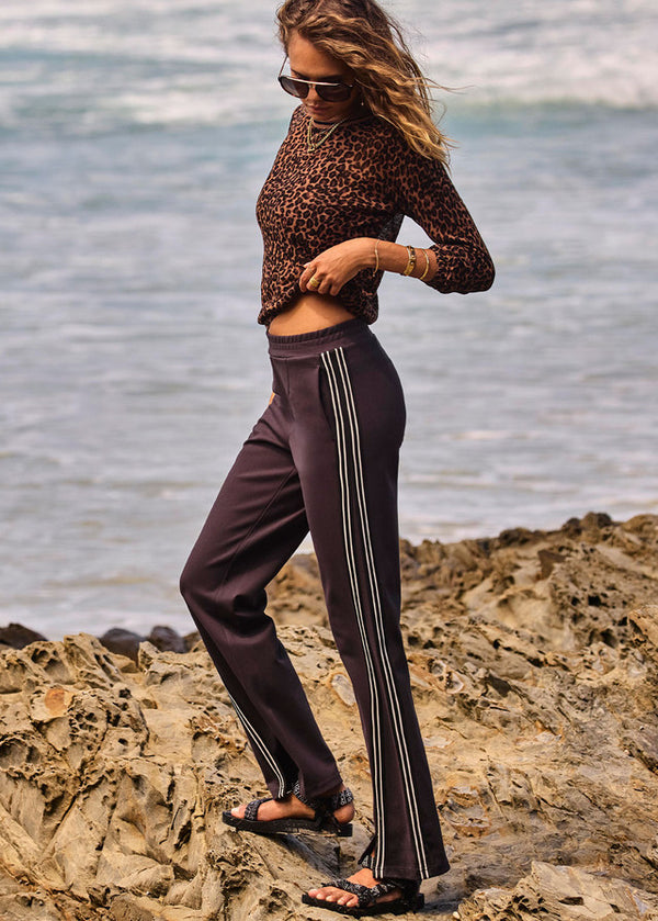 Petra Flare Pant - Black