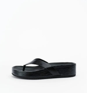 Akiko - Black Oily Crinkle Leather